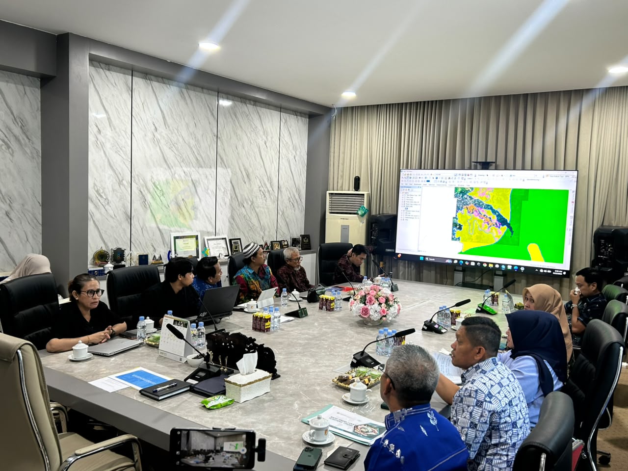 Konflik Agraria Desa Tojo: Kakanwil BPN Sulteng Tidak Hadir, Gubernur Minta Rapat Ditunda